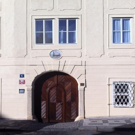 Apartment Dum U Cerneho Beranka Praha Bagian luar foto