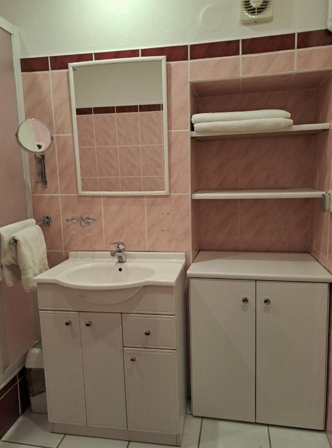 Apartment Dum U Cerneho Beranka Praha Bagian luar foto